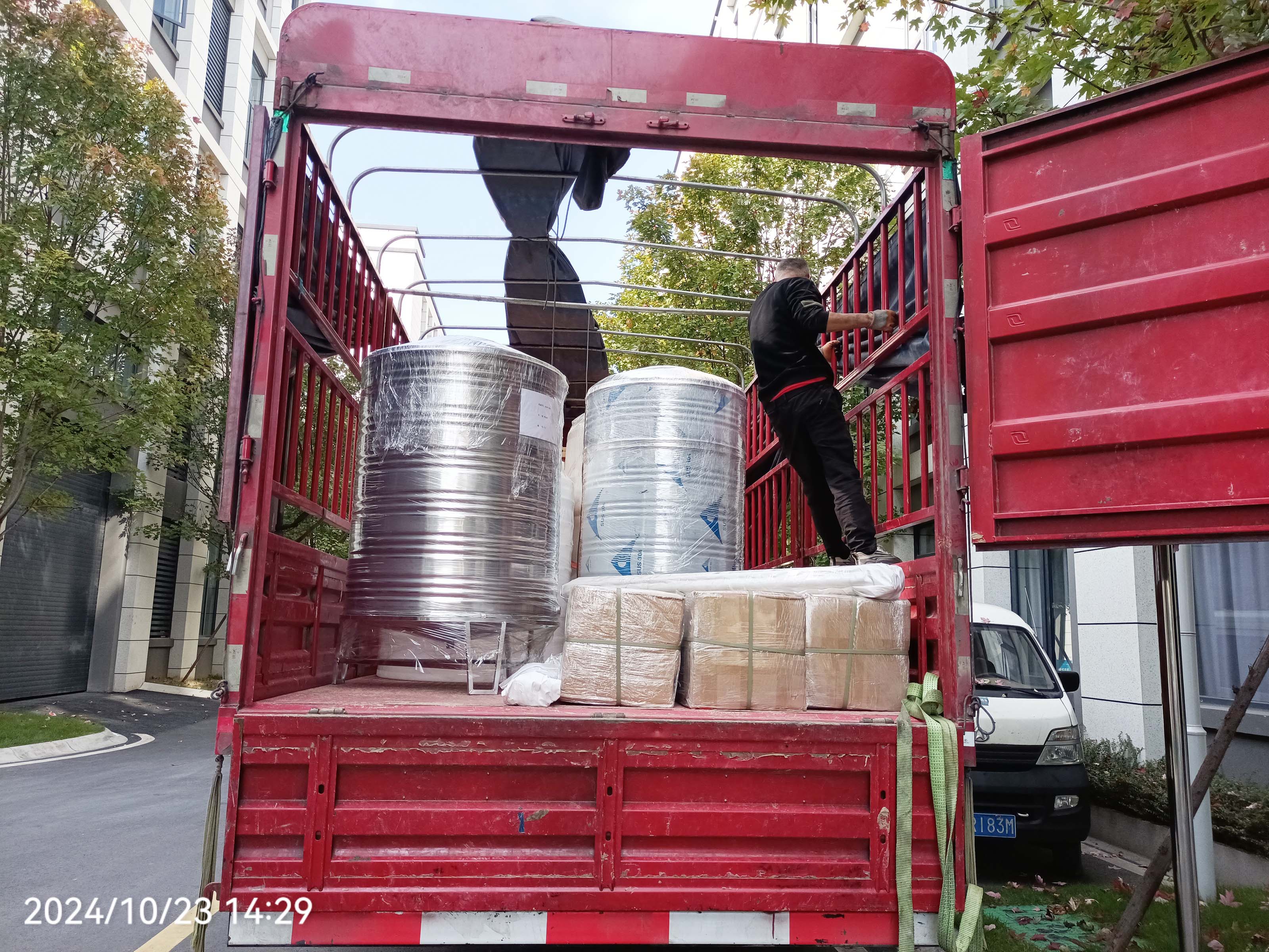 中國兵器工業(yè)集團(tuán)甘肅某公司購買艾柯兩套實驗室超純水系統(tǒng)發(fā)貨中插圖4